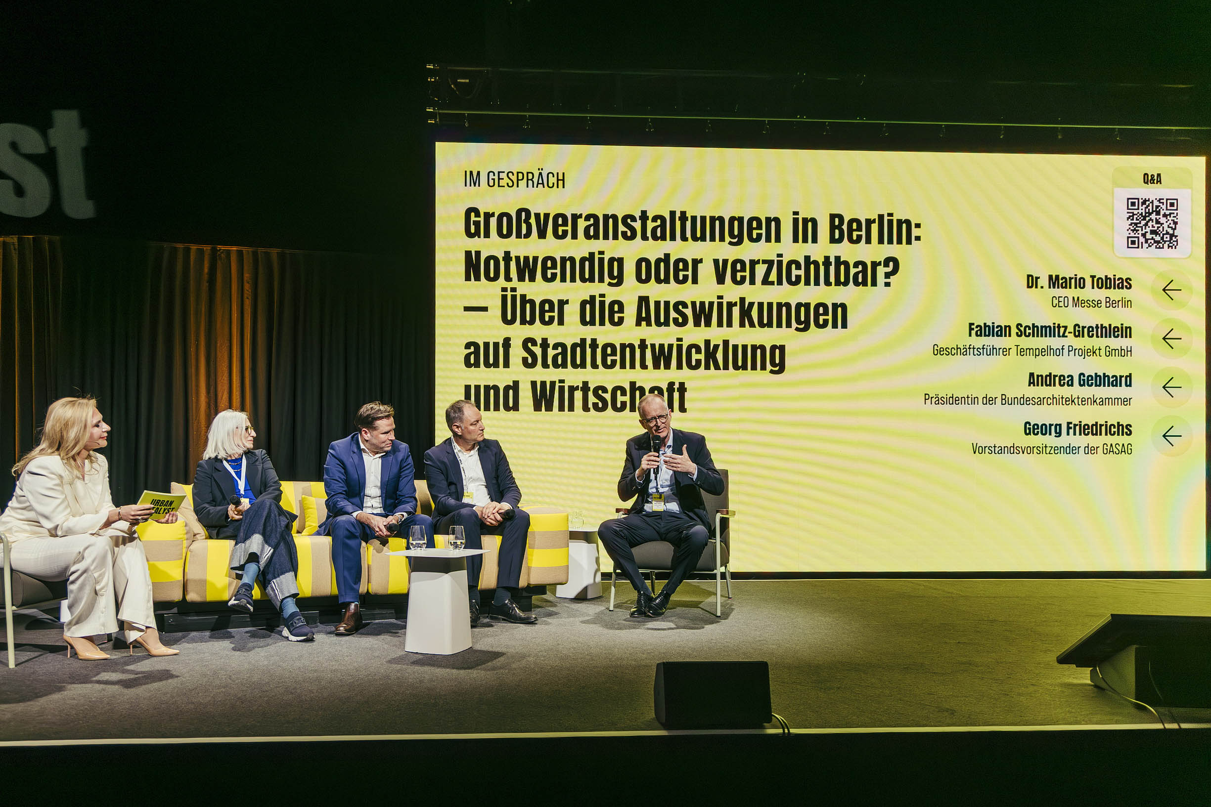BERLIN, GERMANY - April 22: The Conference Urban Catalyst at Uber Eats Music Hall on April 22, 2026 in Berlin, Germany. (Photo by Pedro Becerra)
Großevents als Katalysator für eine zukunftsgerichtete Stadtentwicklung

Die Konferenz für eine Bewerbung Berlins um Olympische und Paralympische Spiele 20236, 2040 oder 2044.